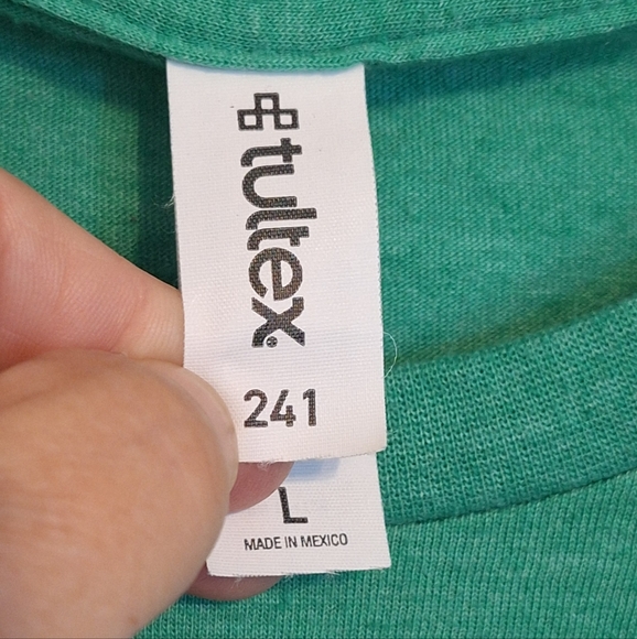 Green T-Shirt with Smiley Shamrock/Clover Design St Patrick's Day - Picture 4 of 8